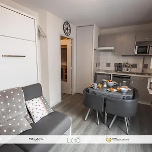 2 à 4 Personnes Appartement